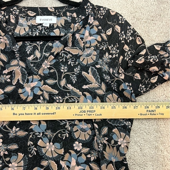Evereve Top womens XS Floral Print Black Tan V Neck Blouse - Picture 9 of 10